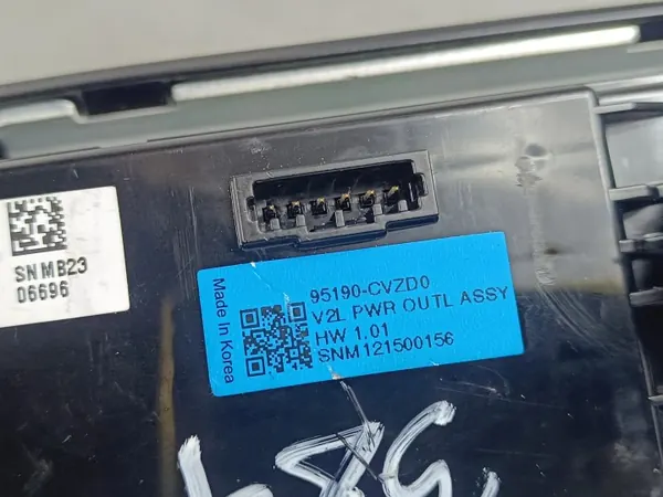 Tomada 12V Kia EV6 OEM 95190CVZD0 - Traseira image 6