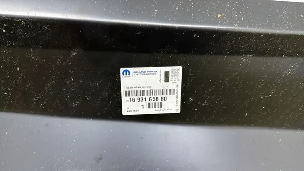 Parafuso Traseiro Direito Peugeot 3008 II 16- OEM image 5