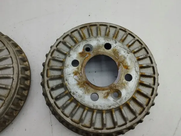 Renault Clio V Bakre bromstrumma OEM AMD114676 image 9