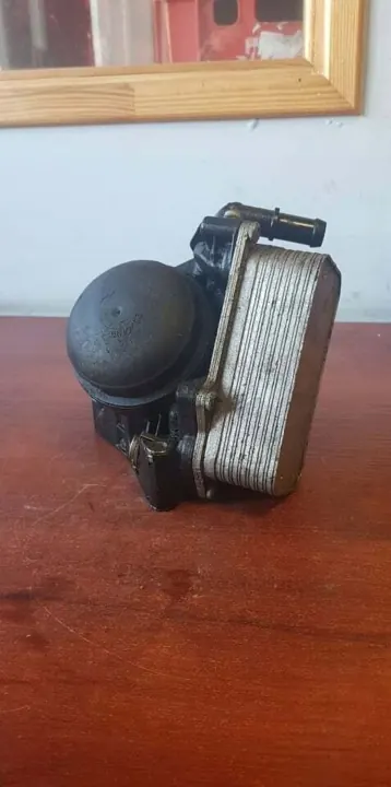 Cubierta de carcasa filtro aceite OEM 7597635 BMW 5 F10 image 2