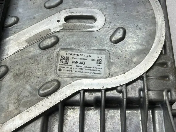 Inversor Audi Q4 e-tron OEM 1EA915684EA - Usado image 3