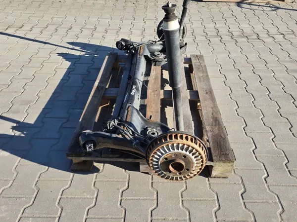 Poutre suspension arrière RENAULT CLIO V OEM image 6