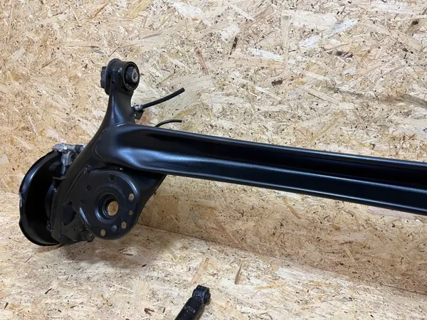 Poutre d'essieu arrière OEM 48530-0DJ90 Toyota Yaris IV image 10