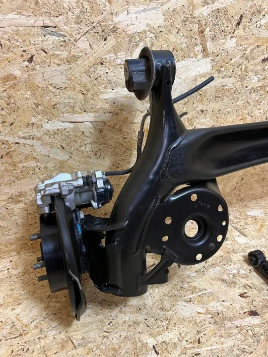 Poutre d'essieu arrière OEM 48530-0DJ90 Toyota Yaris IV image 4
