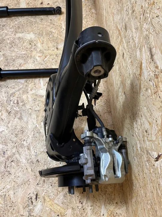 Poutre d'essieu arrière OEM 48530-0DJ90 Toyota Yaris IV image 8