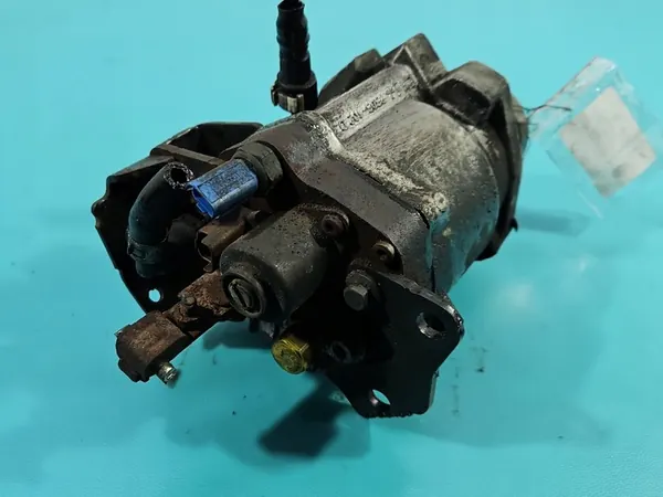 Brandstofpomp Ford Focus MK1 1.8 TDCI R9044Z016A image 7