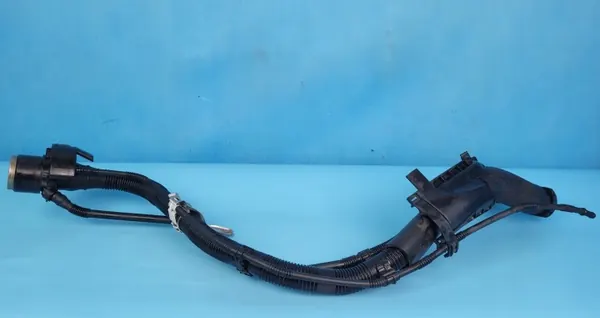 Toyota RAV4 19r brandstofinlaat OEM 77745-12110 image 5