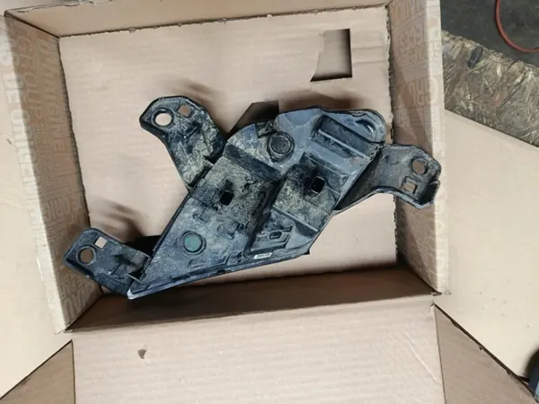 OEM 265850172R takavasen sumuvalo Renault Australille image 5