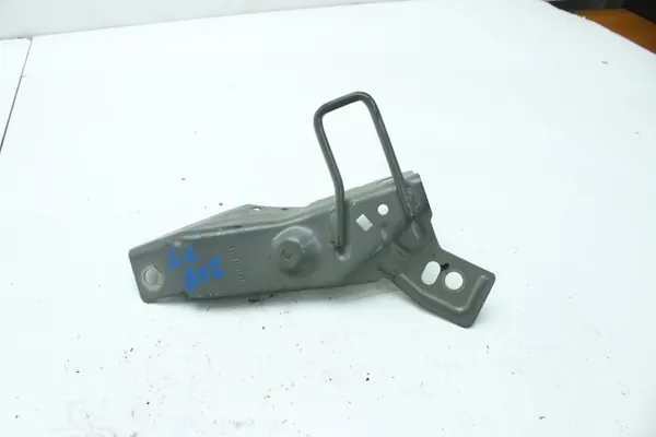 Support droit siège OEM 274407A02 Peugeot 208 II image 4