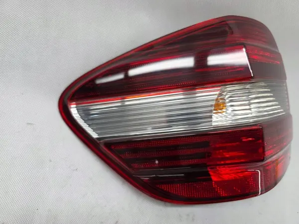 Mercedes-Benz ML W164 Lámpara Trasera Izquierda A1649061100 image 2