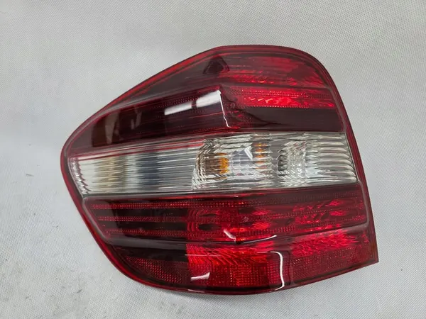 Mercedes-Benz ML W164 Lámpara Trasera Izquierda A1649061100 image 3