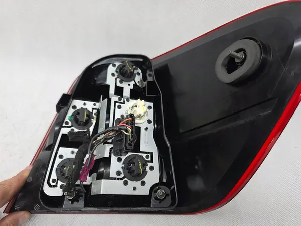 Mercedes-Benz ML W164 Lámpara Trasera Izquierda A1649061100 image 6