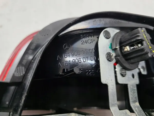 Mercedes-Benz ML W164 Lámpara Trasera Izquierda A1649061100 image 8