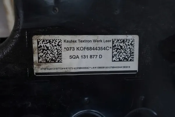 Tanque AdBlue usado OEM 5QA131877D para VW Touran III image 5