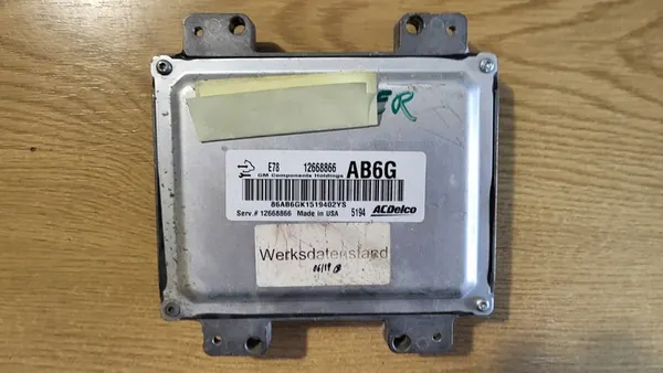 Moottorin ohjausyksikkö Opel OE 12668866 image 2