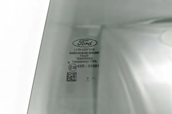 OEM L1TB-S25713-B Vidro Porta Traseira Esquerda Escuro image 3