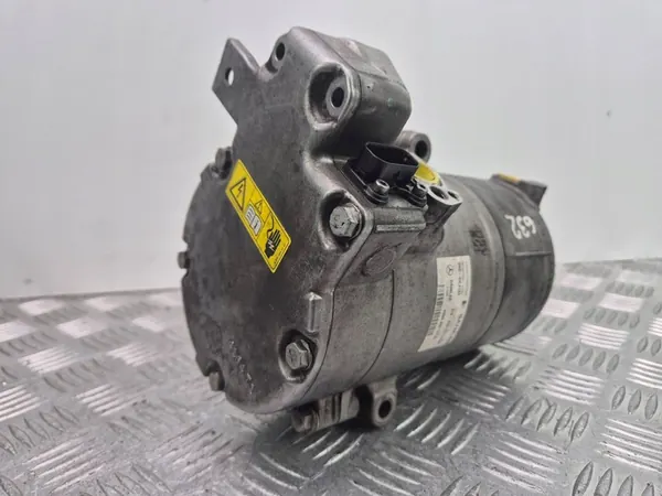 Compresor de aire acondicionado Mercedes W222 S400 Hybrid A0008302001 image 2