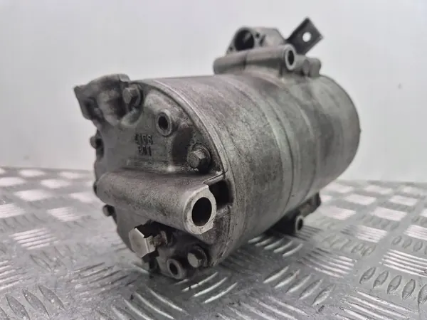 Compresor de aire acondicionado Mercedes W222 S400 Hybrid A0008302001 image 3