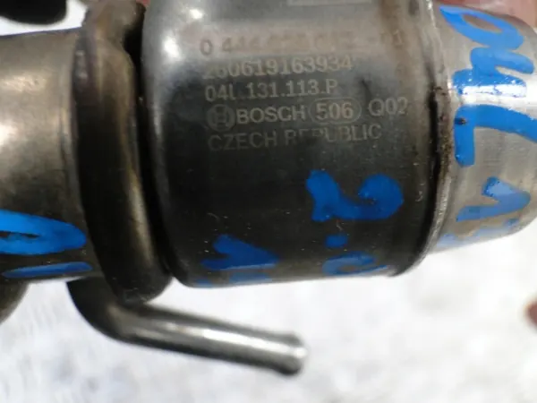 Inyector AdBlue OEM 04L131113P para VW Passat 2.0 TDI image 3