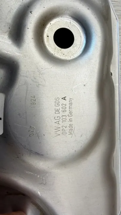 Cárter de aceite usado OEM 0P2103602A Audi 4.0B image 3