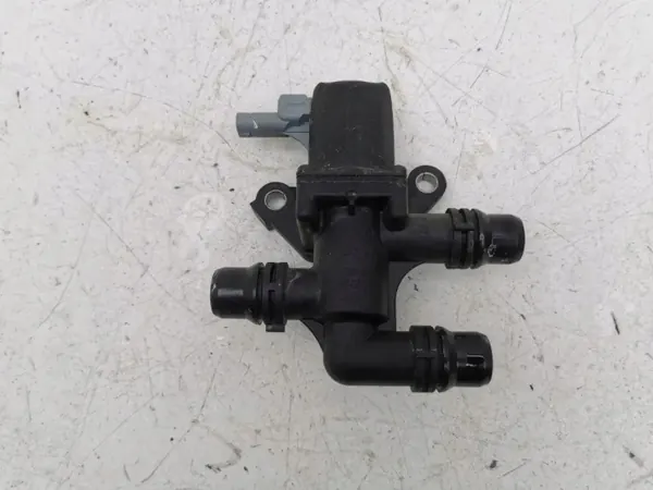 Válvula de líquido refrigerante Citroen C4 III e-C4 2021 OEM 9829266280 image 2