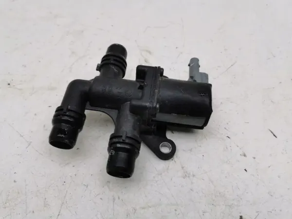 Válvula de líquido refrigerante Citroen C4 III e-C4 2021 OEM 9829266280 image 6