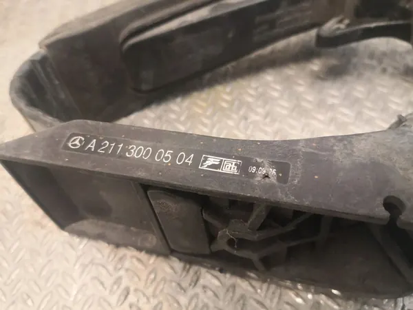 Mercedes-Benz E W211 Gaspedal image 4