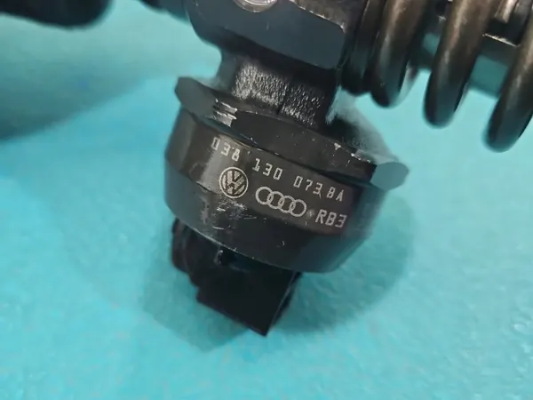 Bomba de inyección OEM 0414720216 usada 1.9 TDI image 3