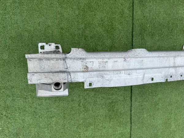 Etupuskuri vahvistin VW Touareg 760 image 3