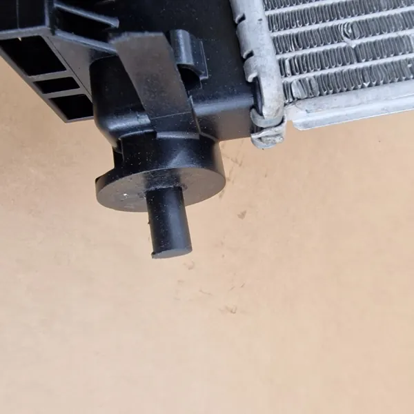 Vattenkylare OEM 214107347R för Renault modeller image 5
