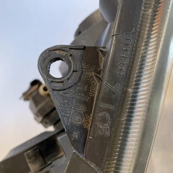 Vasen ajovalot Renault Clio 2001-2003 Hella image 2