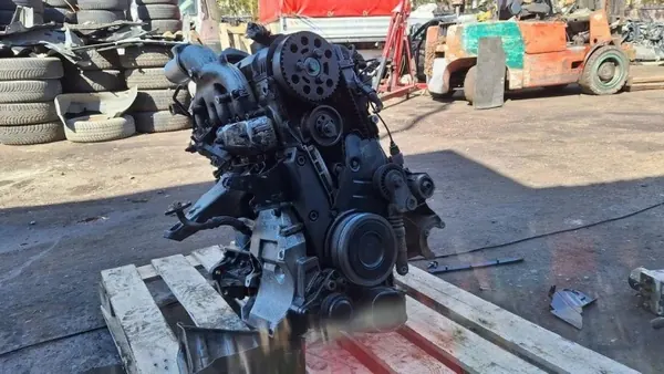 Motor Audi A4 B6 1.9 TDI AWX usado - 196k km image 3