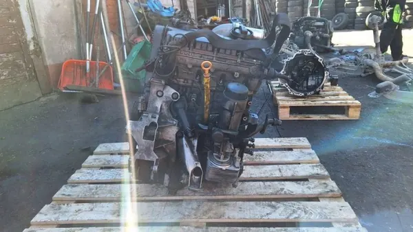 Motor Audi A4 B6 1.9 TDI AWX usado - 196k km image 6
