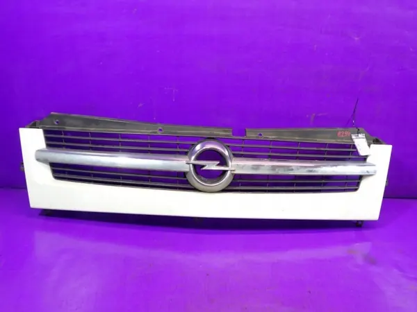 Opel Movano A grill-emblem OEM Zawada-297107- image 2