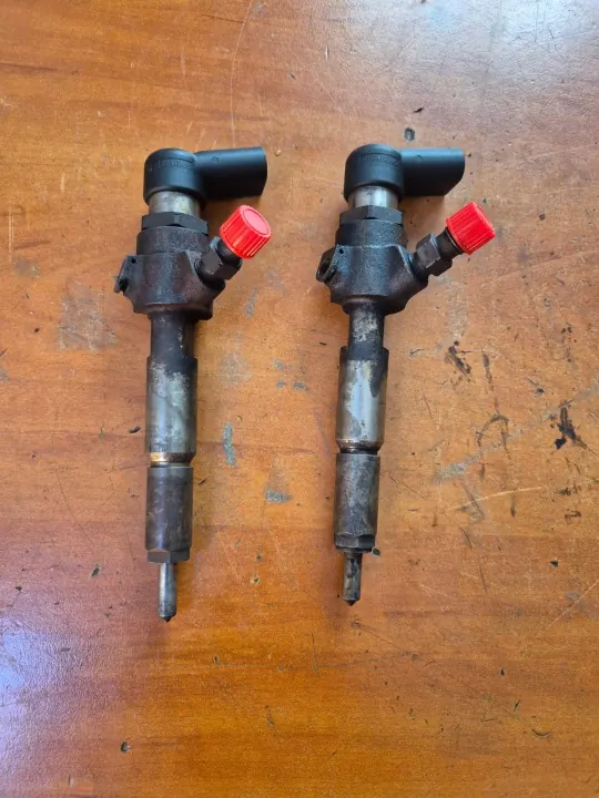 Inyector OEM 4M5Q-9F593-AD para Ford 1.8 TDCI image 2