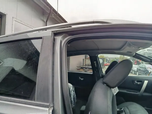 NISSAN QASHQAI J10 LIFT 10-14 Höger Mittenpelare KAD image 2