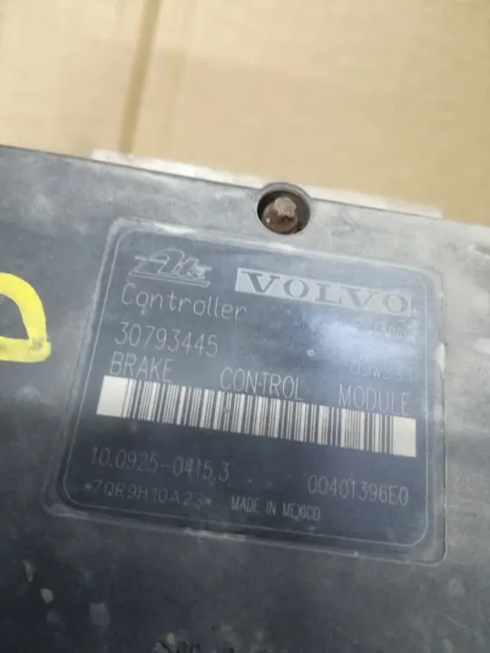 Module Pompe ABS OEM 30793445 pour Volvo S60 V70 XC90 image 3
