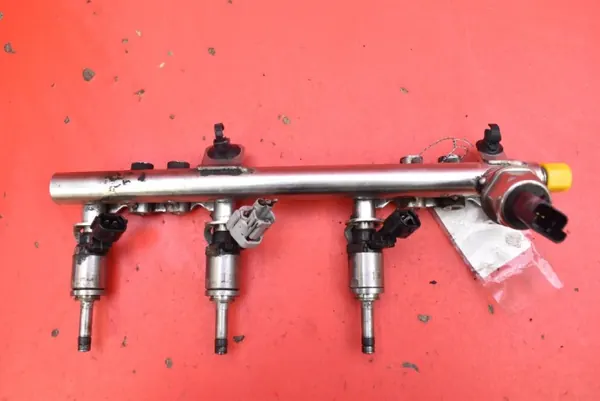 OEM 1426220277 Rampe d'injection pour Nissan Pulsar 1.2 image 2