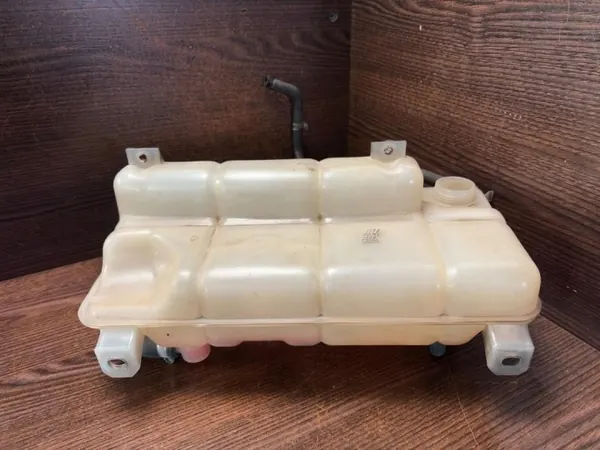 Uitzettank OEM 504181087 Iveco OE Gebruikt image 3