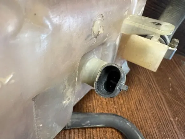 Uitzettank OEM 504181087 Iveco OE Gebruikt image 6