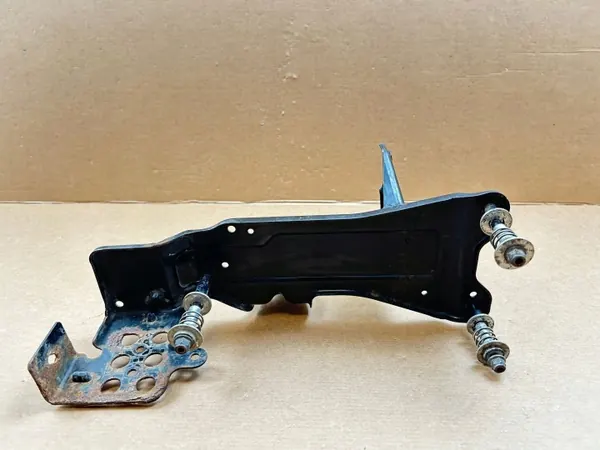 Suporte compressor suspensão ar eixo traseiro OEM MAM79836 image 3