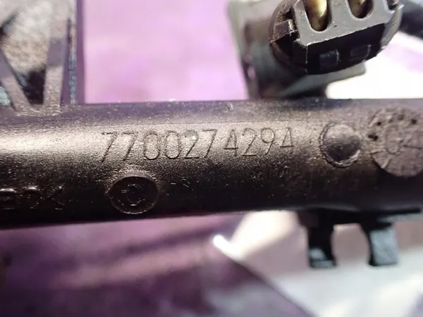 RENAULT THALIA I 02-06 1.4 Brandstofrail 7700274294 image 5