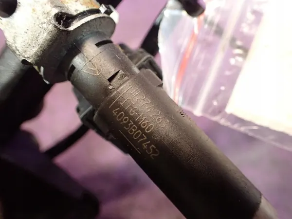 RENAULT THALIA I 02-06 1.4 Brandstofrail 7700274294 image 6