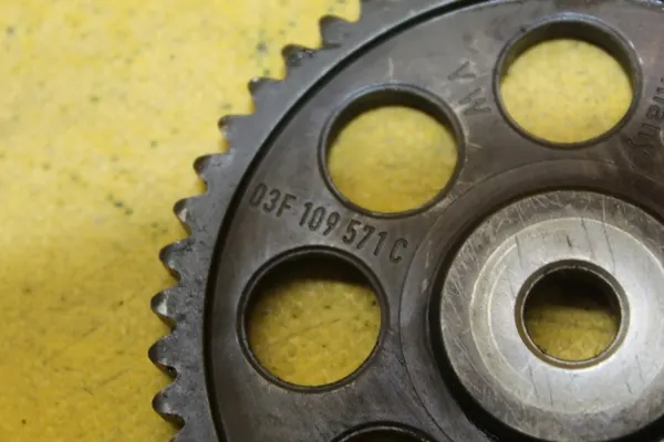 Volkswagen OE Zahnrad 03F109571C image 4