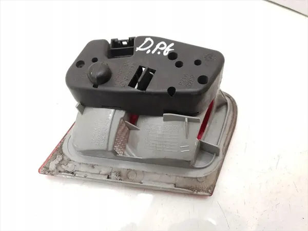 BMW 3 Series Lámpara trasera del maletero 2000 Sedán 4/5dr OEM 8364923 image 4