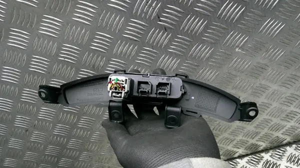Prise USB/AUX OEM 735626663 pour Fiat 500X image 3