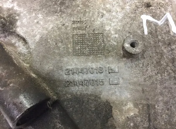 OEM 21447018 Volvo Couvercle Refroidisseur Huile image 3