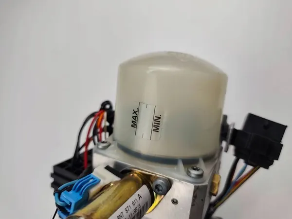 Pompe de toit Audi TT Mk1 Cabriolet 8N7871611A image 6