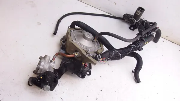Reductor de gas Renault Clio V 1.0 TCE OEM 163104737R image 2