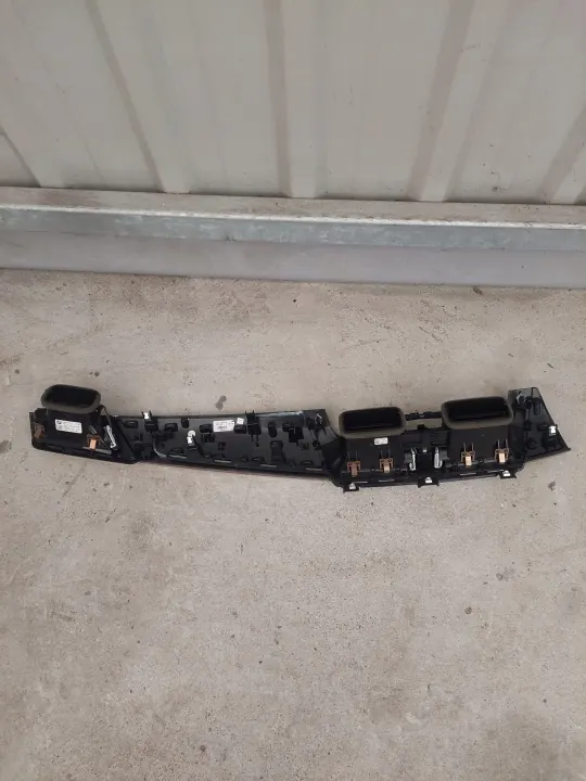 Décor console grille BMW 2 F46 F45 OEM 9319898 image 4